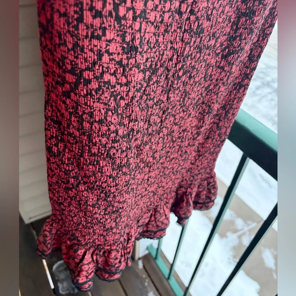 🆕🌹Lost+Wander Black Mauve Floral Smocked Mini Dress Long Sleeve Ruffle Hem SizeM - Picture 10 of 16